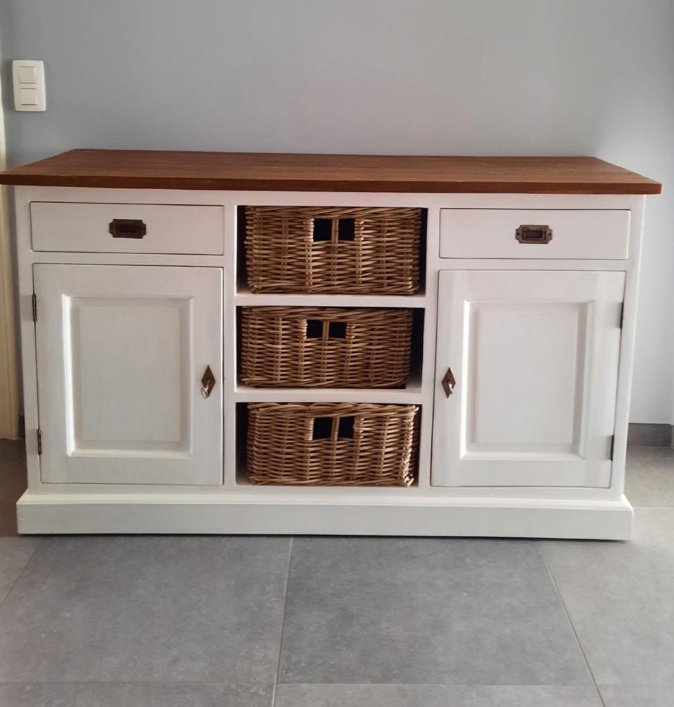 Witte dressoir van massief hout, Ophalen