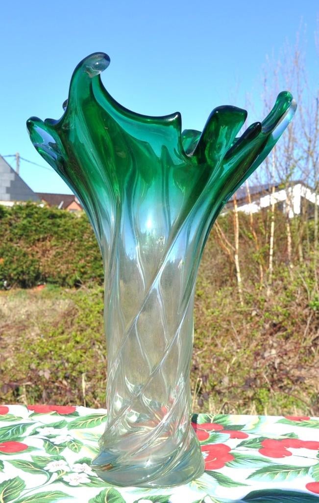 grand et haut vase vert efillé vert et incolore, Enlèvement ou Envoi