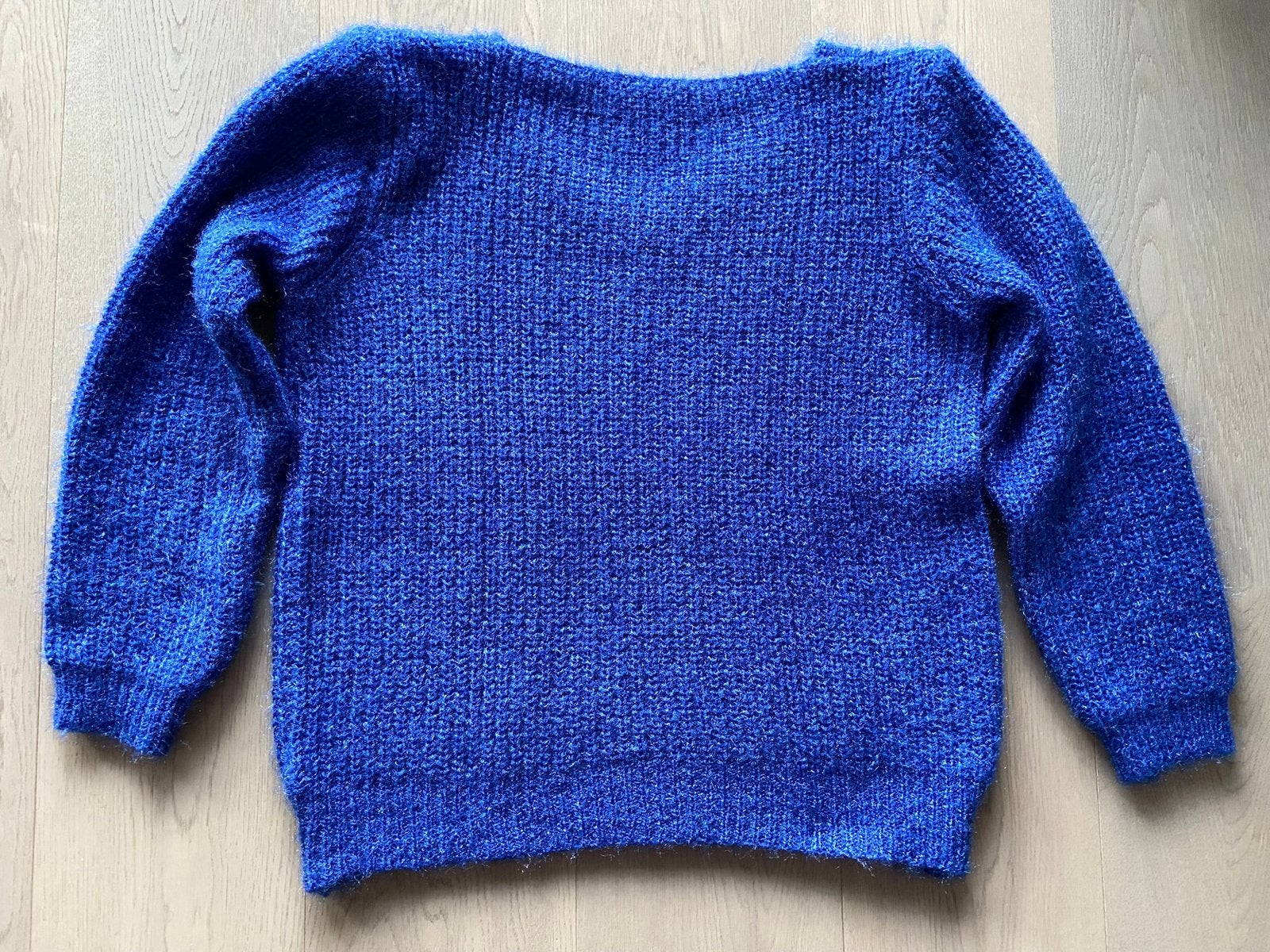 One-size pull, trui in felblauwe kleur - NIEUW, Kleding | Dames, Truien en Vesten, Ophalen of Verzenden, Zo goed als nieuw, Maat 38/40 (M)