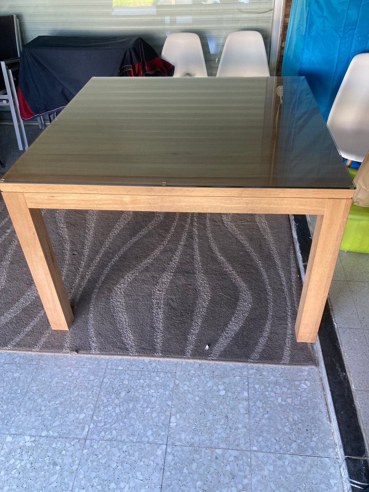 Vierkante houten teak tafel, Ophalen, Zo goed als nieuw