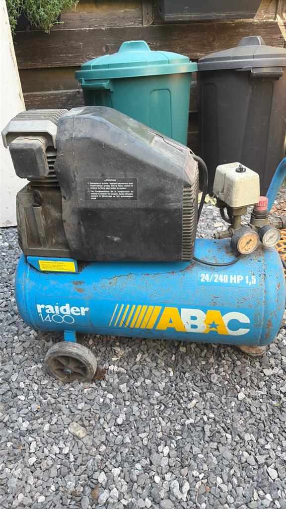 Ie ziet er nie uit, maar werkt beter dan nieuwe Compressor, Ophalen, Gebruikt, 10 bar of meer, 200 tot 400 liter/min