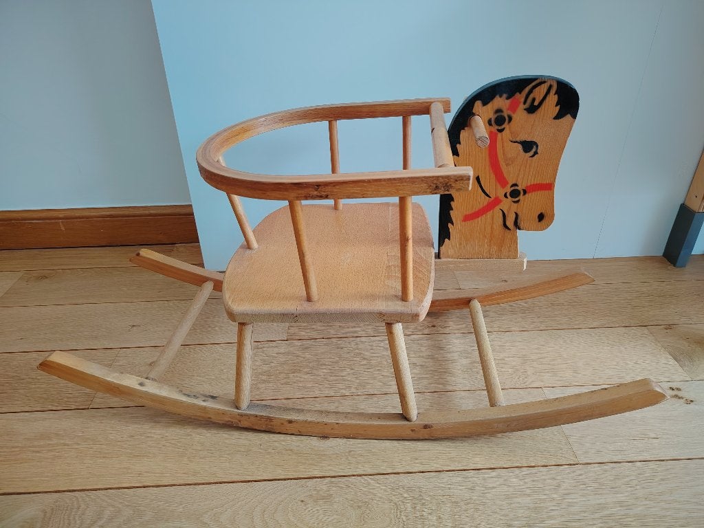 Cheval à bascule en bois, Enlèvement, Utilisé