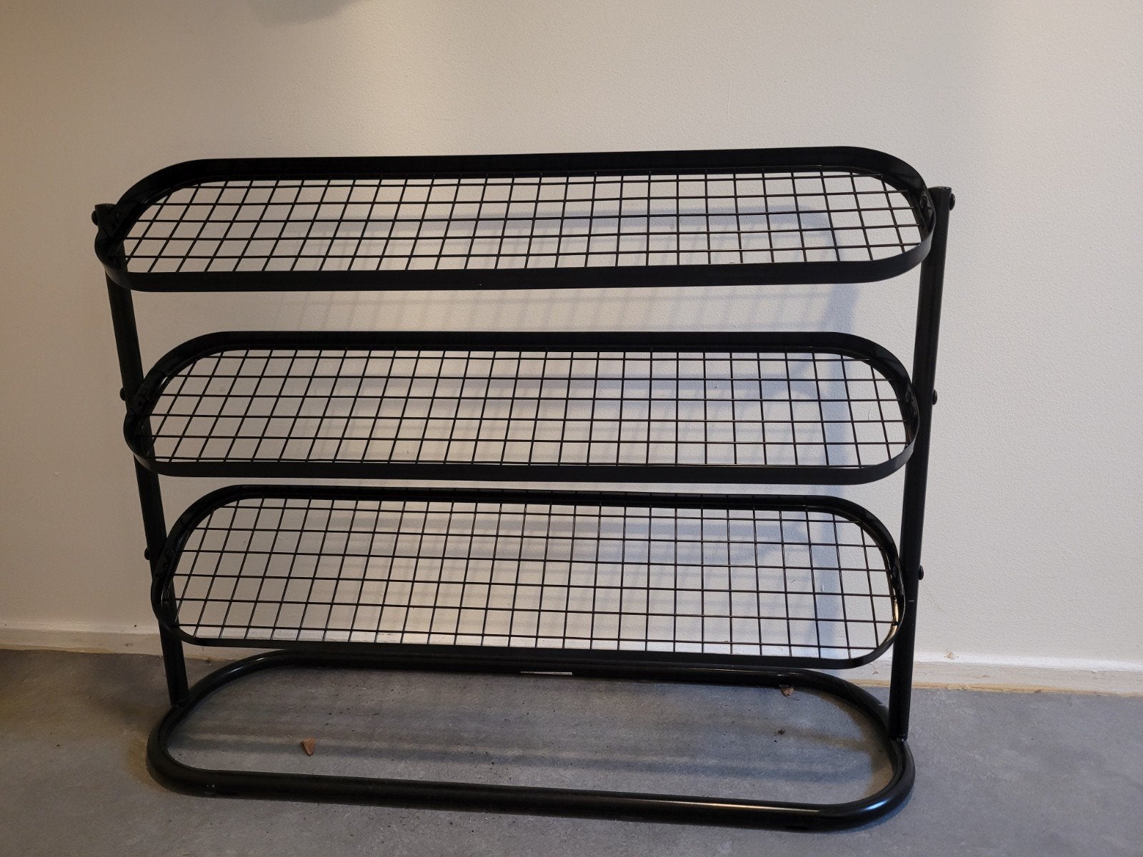 2 zwarte wandkapstokken (Jysk) & 1 zwart schoenenrek (Ikea), Huis en Inrichting, 100 tot 150 cm, Zo goed als nieuw, Metaal, Ophalen