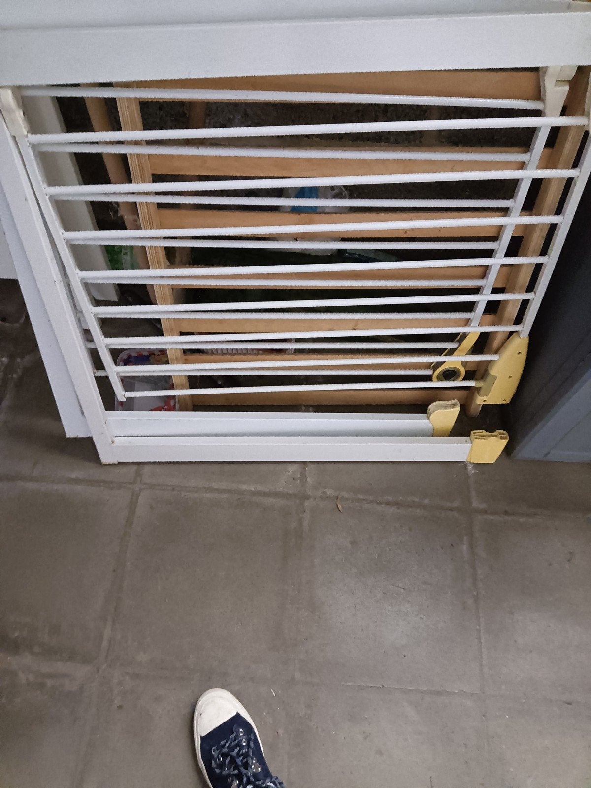Barrière pour escalier il y a 2, Enlèvement
