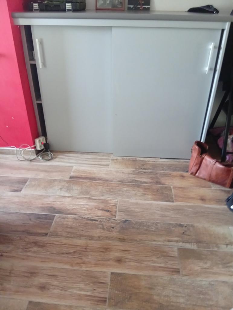 Meuble porte en glissières