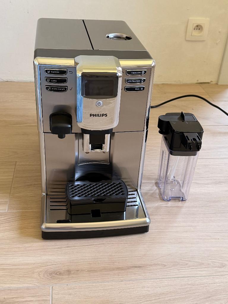 Espressomachine met melkreservoir - Philips 5000 EP5365/10, Elektronische apparatuur, Ophalen, Afneembaar waterreservoir, Gebruikt