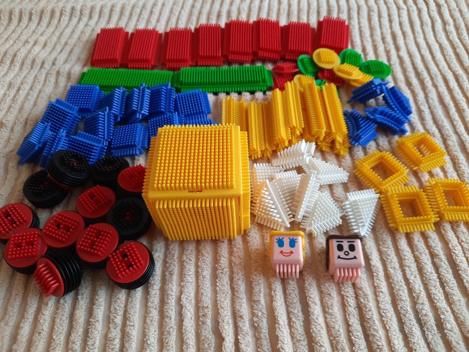 set met 80 noppers in verschillende vormen. 80 stuks, Ophalen of Verzenden