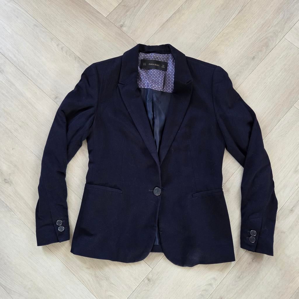 Veste femme Zara noire taille M bobbin, Vêtements | Femmes, Taille 38/40 (M), Comme neuf, Zara Basic, Manteau
