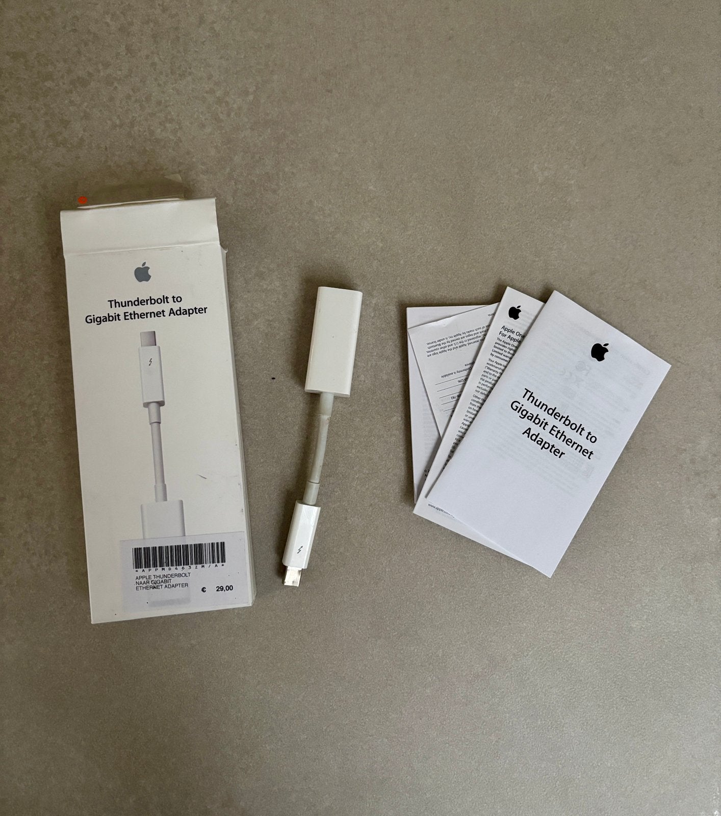 Thunderbolt to gigabit ethernet adapter, Computers en Software, Pc- en Netwerkkabels, Ophalen of Verzenden, Zo goed als nieuw
