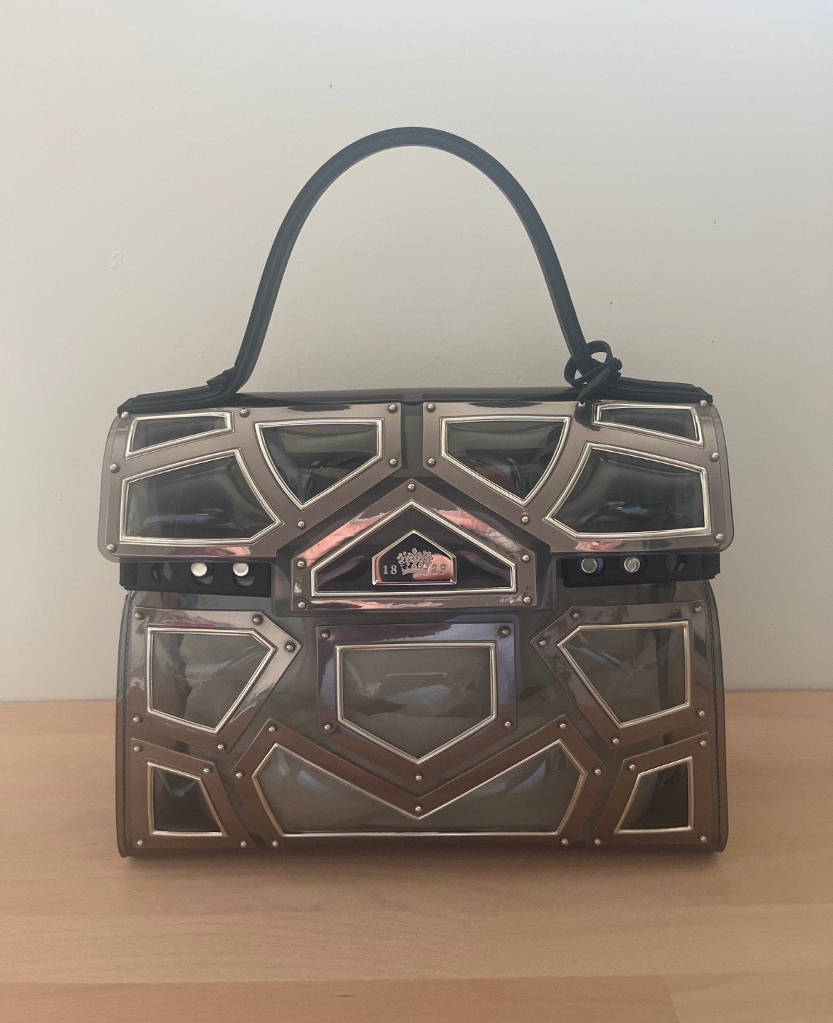 Delvaux gladiator, Enlèvement, Neuf