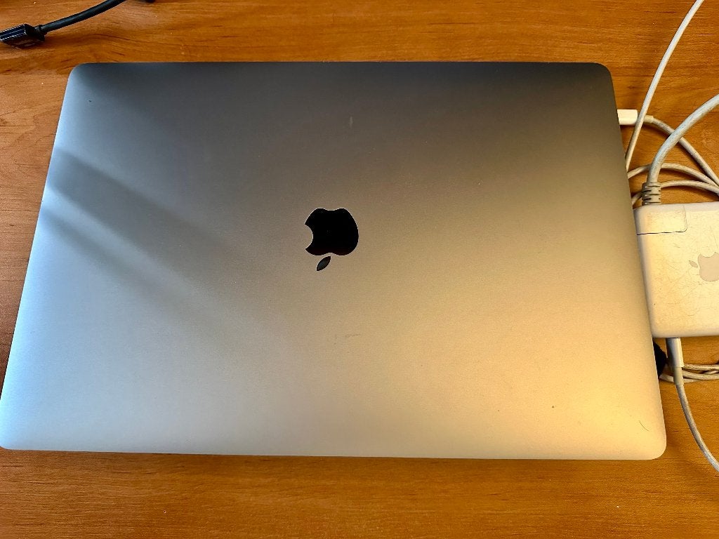 Macbook Pro 15,4 inch, i9 2018, Computers en Software, 1 TB of meer, 2 tot 3 Ghz, Zo goed als nieuw, Azerty