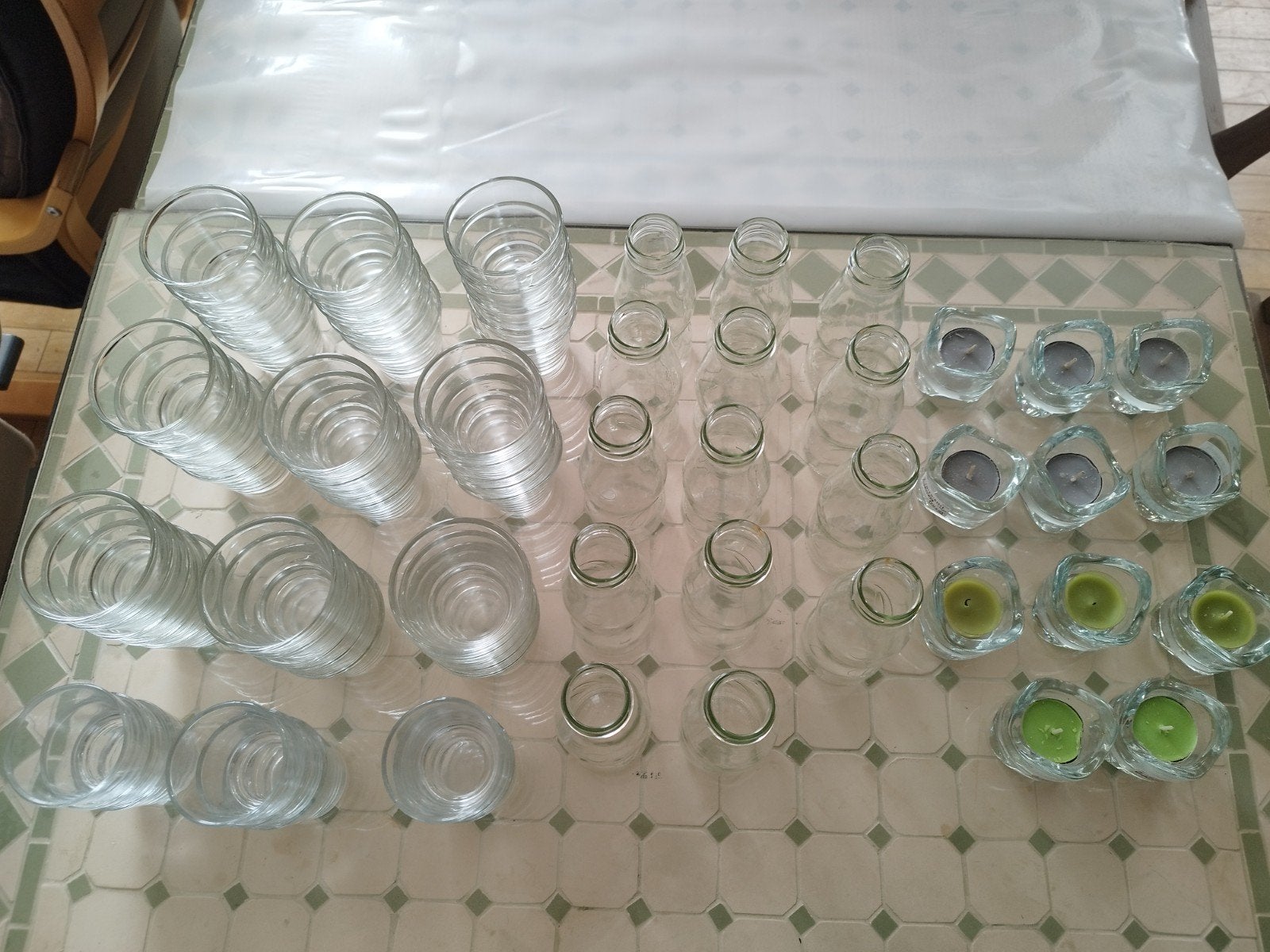 Lot de 79 pièces – Décoration de fête, verrines, vases et bo, Maison & Meubles, Enlèvement, Verre