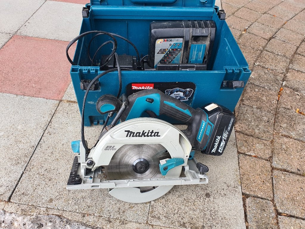 Scie circulaire sans fil Makita dhs680 18V sans fil 165 mm, 600 à 1200 watts, 30 à 70 mm, Comme neuf, Enlèvement