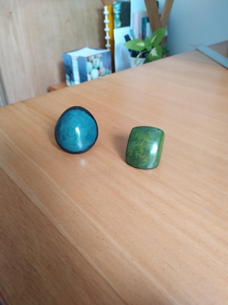 2 ringen vervaardigd uit natuurlijk materiaal, Handtassen en Accessoires, Ringen, Ophalen of Verzenden, Zo goed als nieuw, 17 tot 18