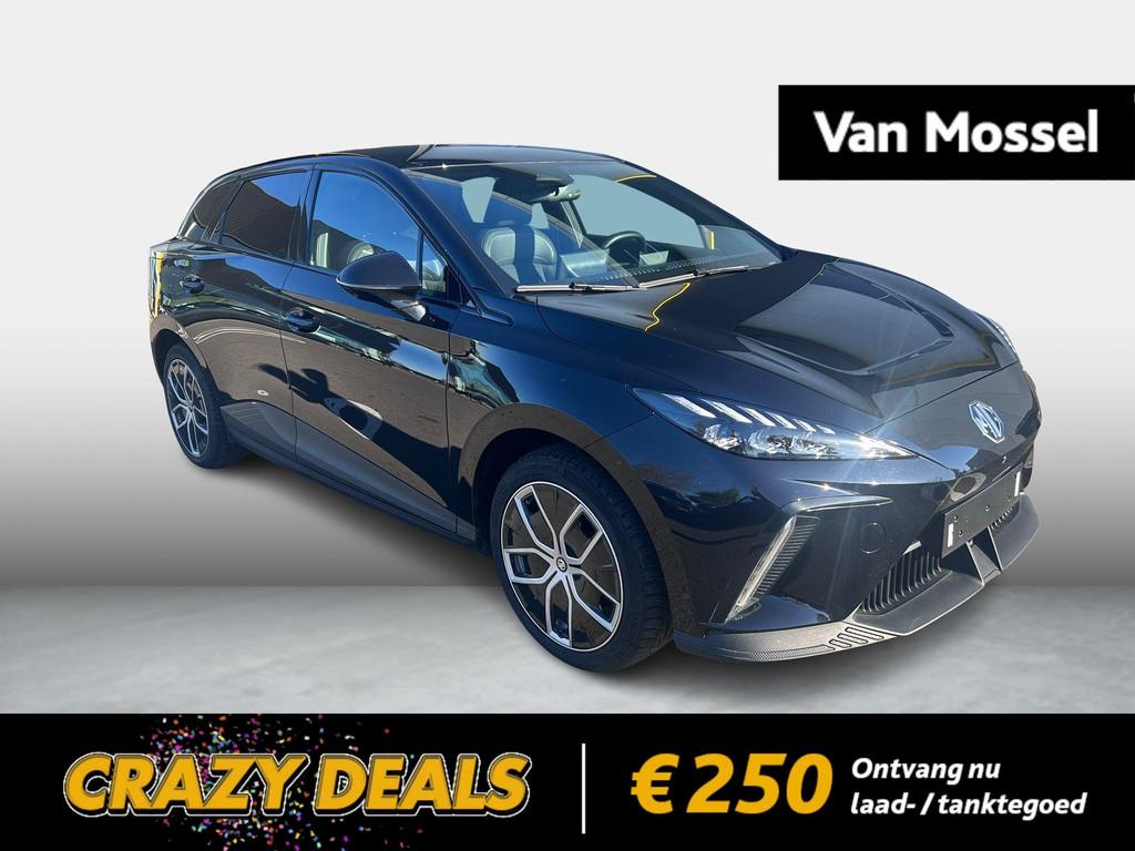 MG MG4 64 kWh Luxury, Auto's, MG, Automaat, Gebruikt, 1675 kg, Zwart