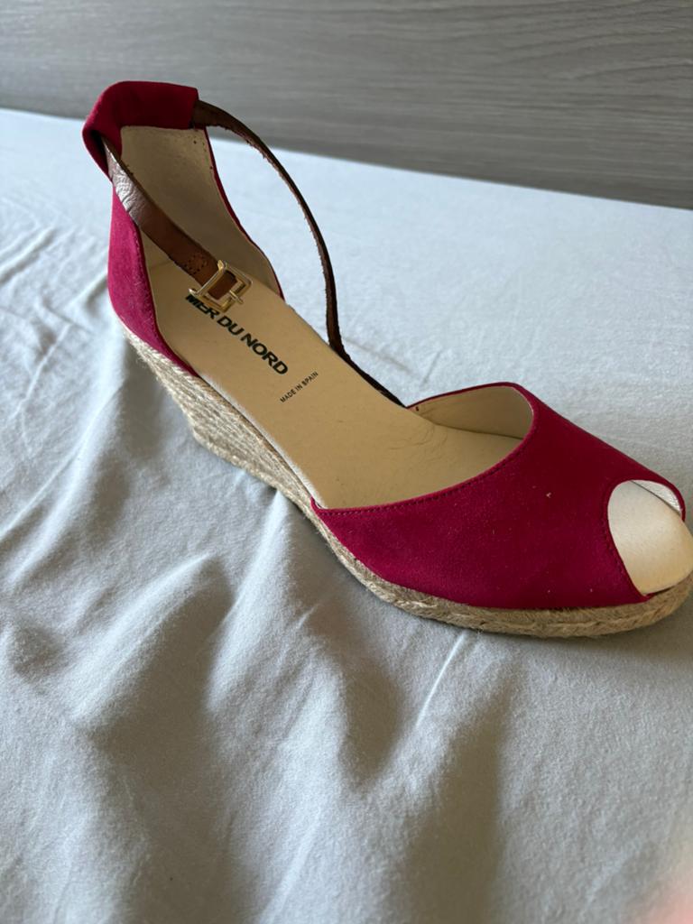 Nieuwe sandaal met sleehak - M39, Kleding | Dames, Ophalen, Nieuw, Sandalen of Muiltjes, Rood