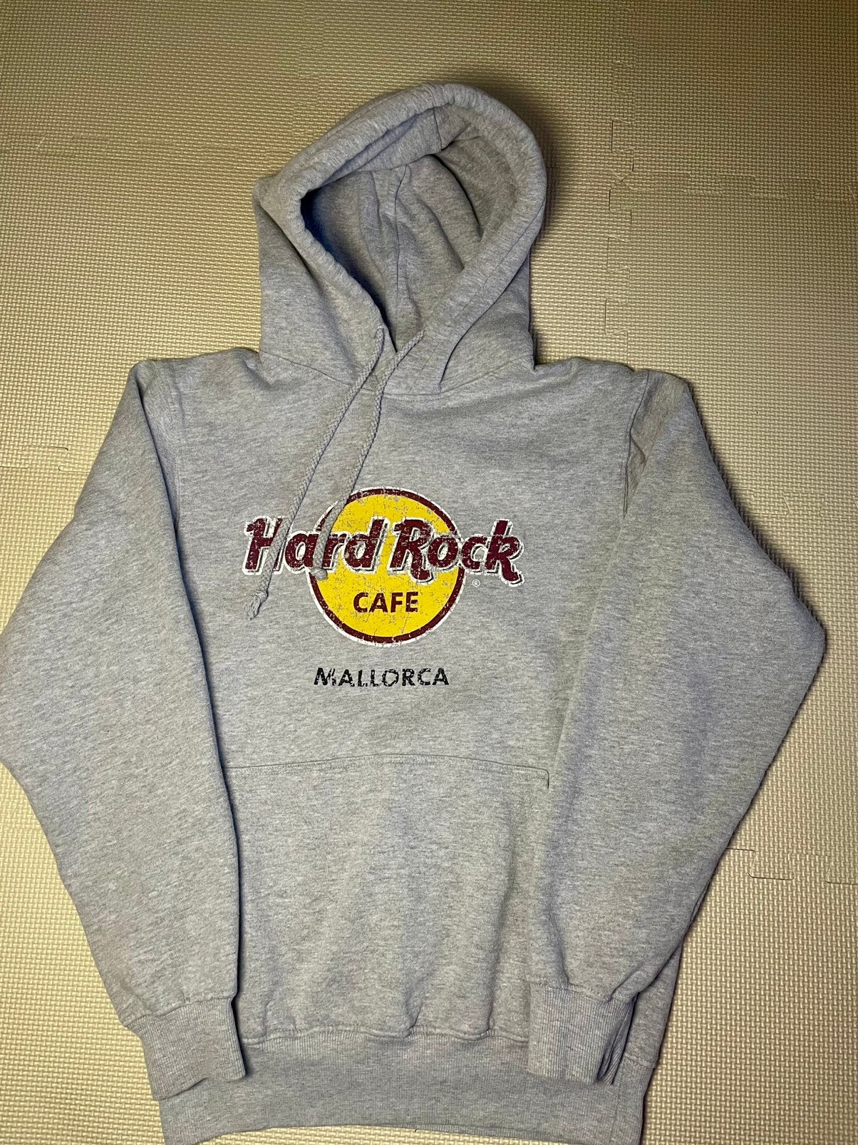 Sweat Hard Rock Café Mallorca gris chiné – Taille M, Ophalen of Verzenden, Zo goed als nieuw, Geel