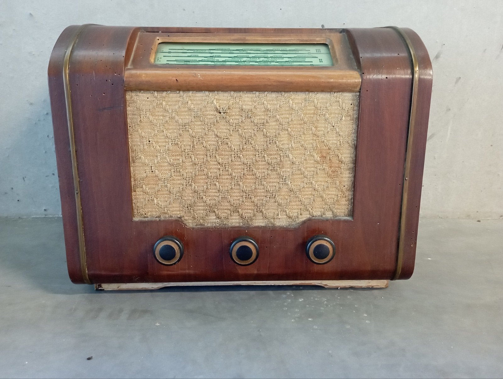 Vintage radio, Ophalen