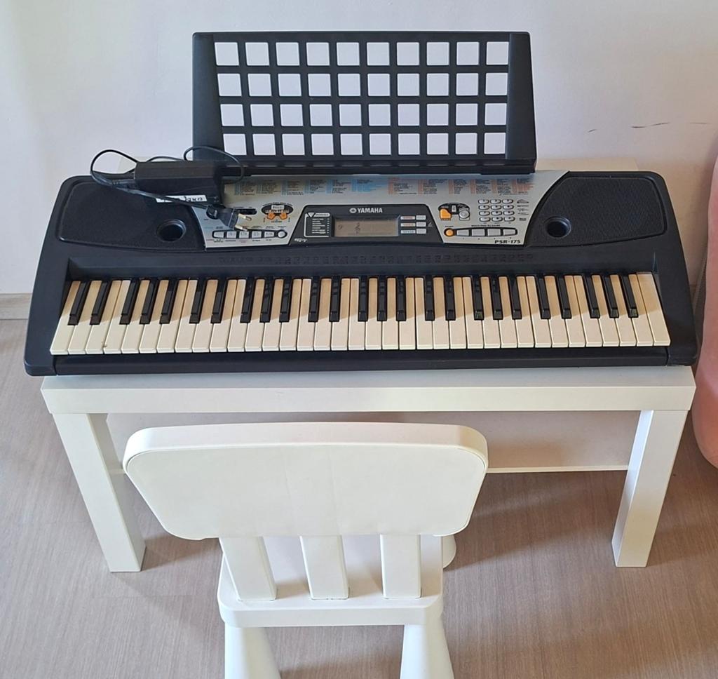 Yamaha PSR-175 61-Key Piano with Power cable, table chair, Ophalen, Yamaha