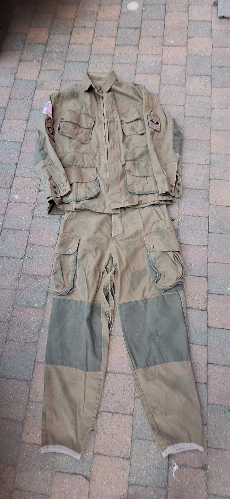 Tenue Para US repro, Enlèvement