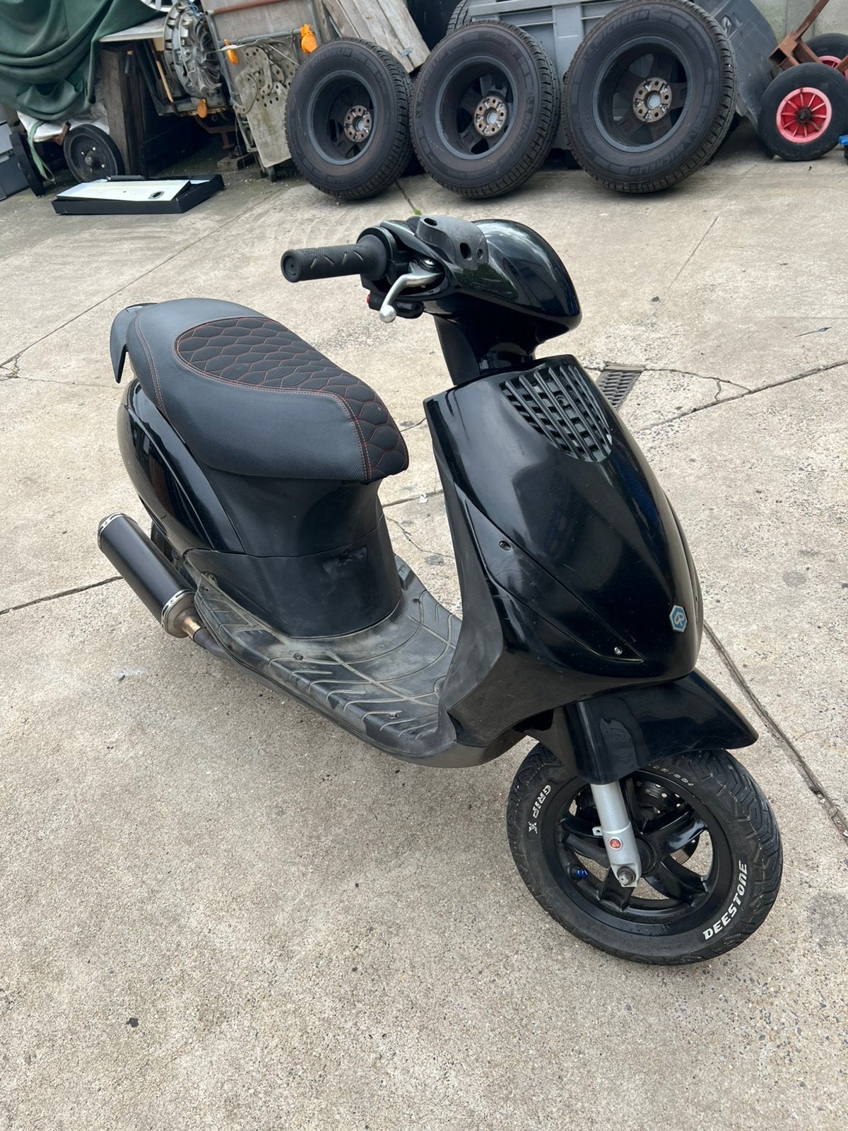 Zip 80cc malossi, Fietsen en Brommers, Scooters | Piaggio, Zo goed als nieuw, Zip, Benzine, Ophalen