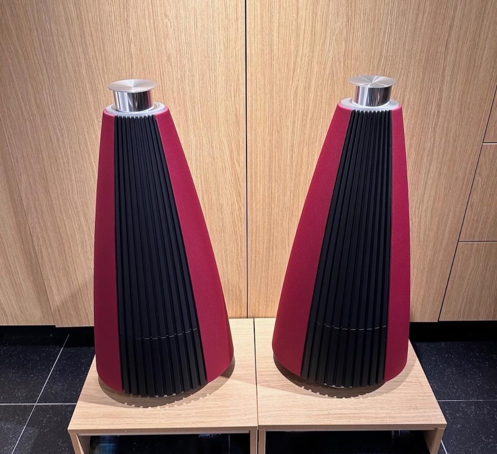 Bang & Olufsen Beolab 20 MK2 oplichtend logo "Rumba Red" B&O, Autres marques, Info@bang-olufsen.dk, Comme neuf, Enlèvement