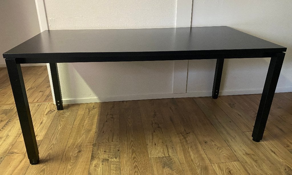 Zwarte bureau, Huis en Inrichting, Ophalen, Zwart, 160 cm, Gebruikt