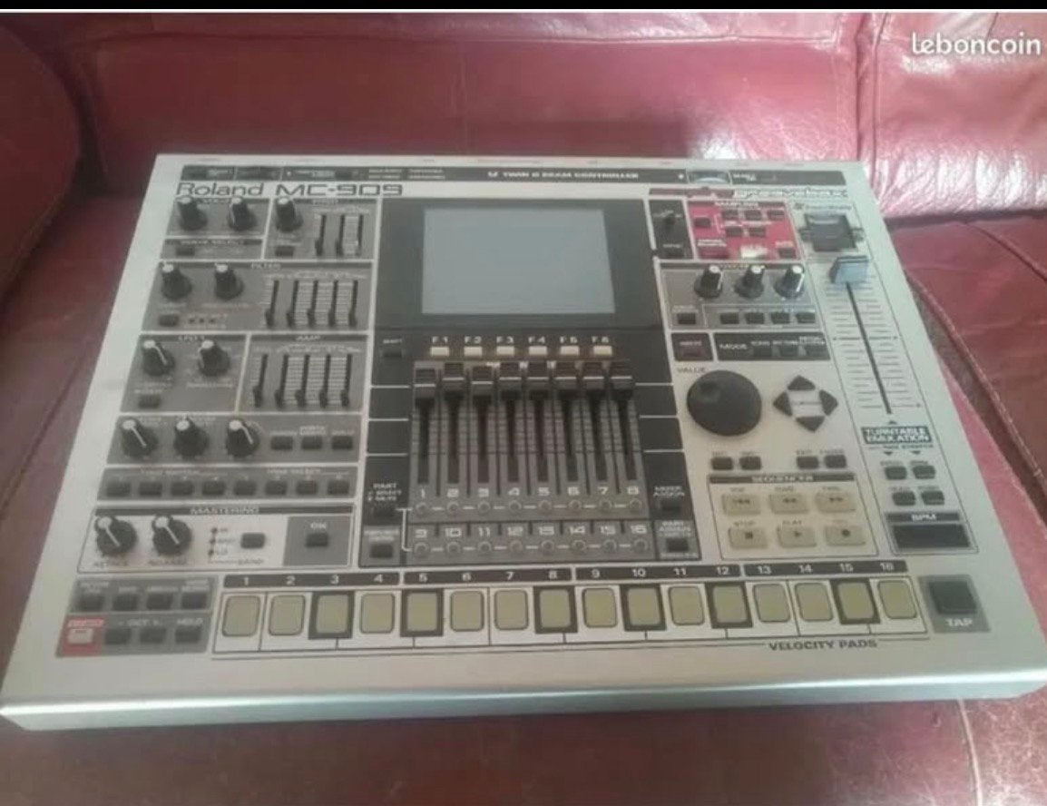 Roland MC-909 Music Sampler Sampling Groovebox, Musique & Instruments, Enlèvement ou Envoi, Utilisé, Entrée micro
