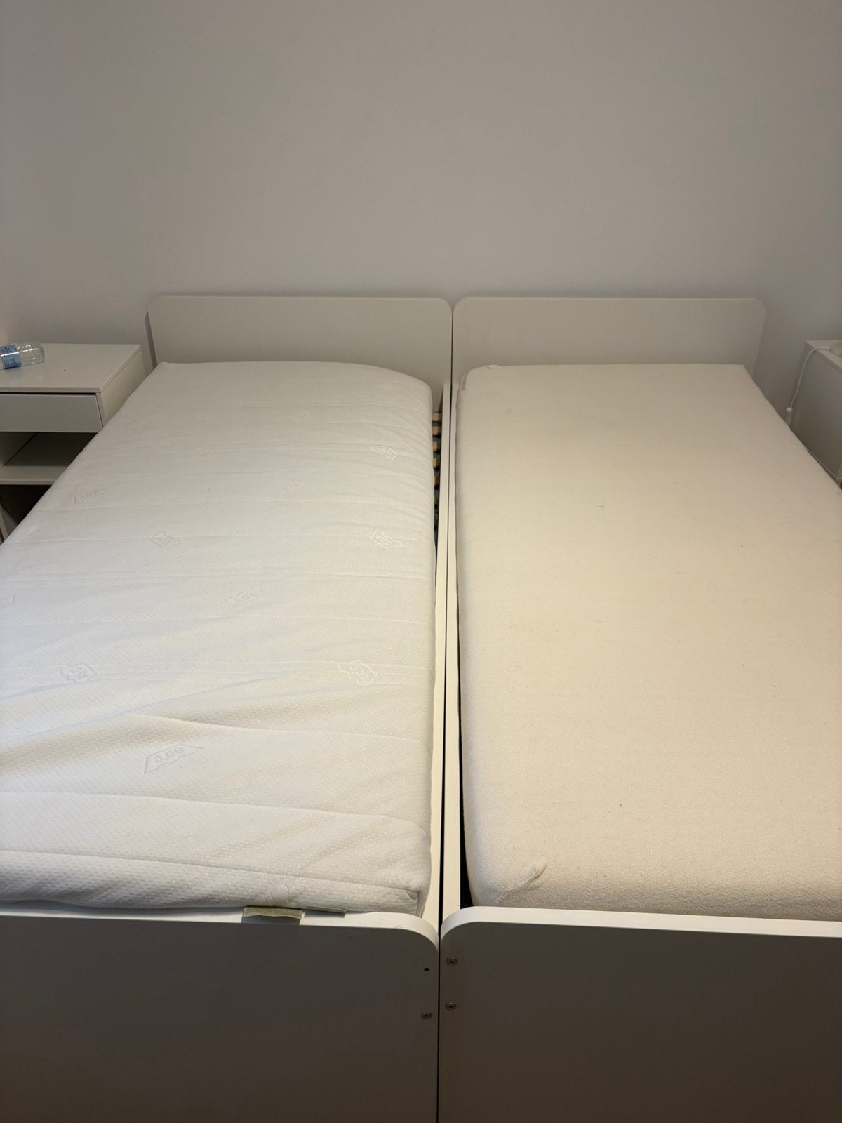 2 lits  simples 90x200 avec matelas 175par lit, Enlèvement