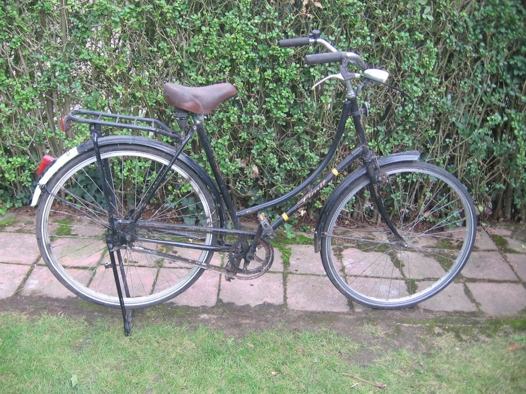 28 inch oude omafiets gewone + terugtraprem geen vitessen, Fietsen en Brommers, Ophalen, Terugtraprem, Gebruikt, Handrem