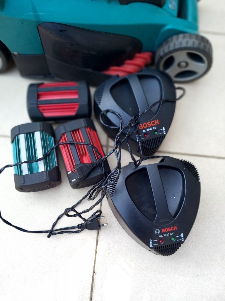 accu grasmaaier Bosch Rotak 37 LI, Tuin en Terras, Ophalen, Cirkelmaaier, Gebruikt, Accu-grasmaaier