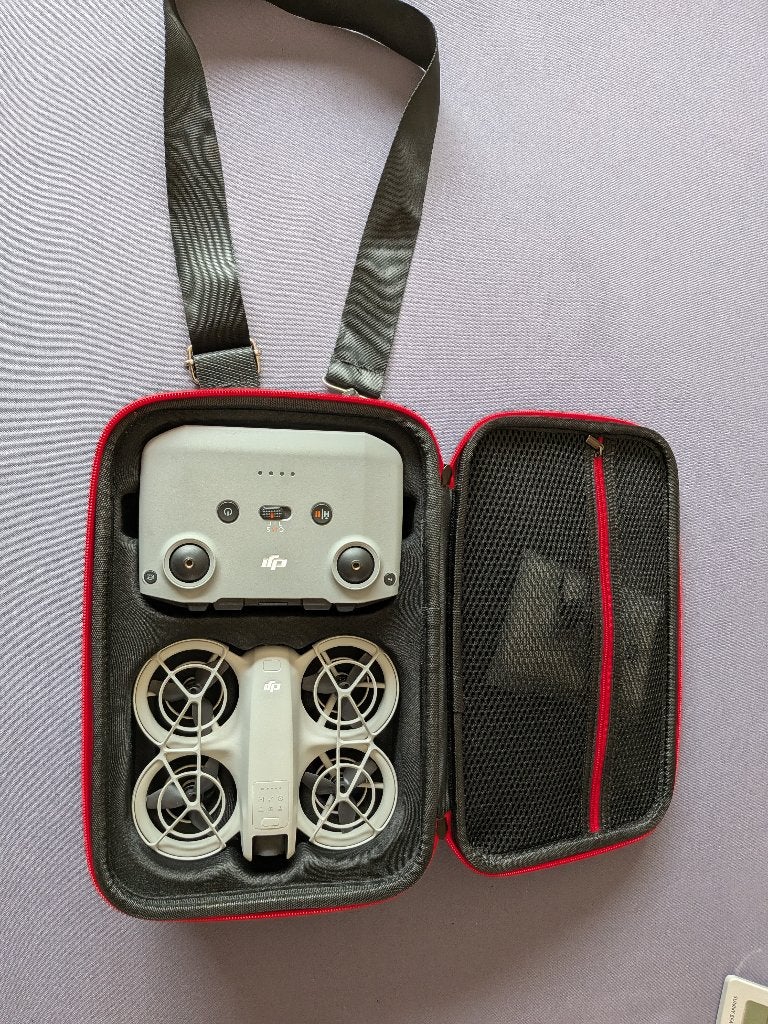 DJI Neo Fly More Combo met Opberghoes, Audio, Tv en Foto, Drones, Ophalen, Auto Follow, 5 tot 10 kilometer, 15 tot 30 minuten