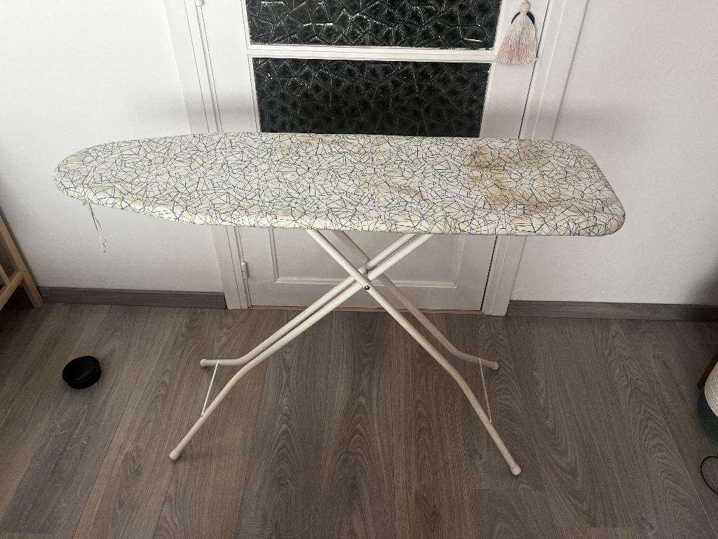 Planche a repasser ikea, Enlèvement, Utilisé