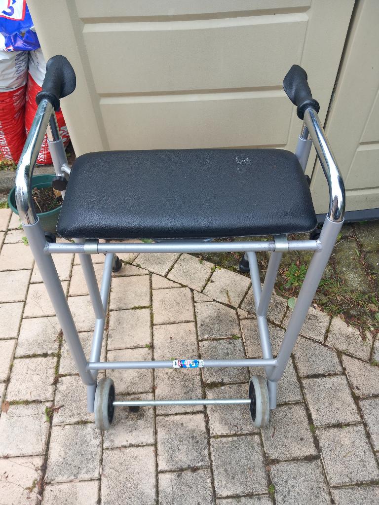 Rollator 2 vaste punten en 2 wielen, Ophalen of Verzenden, Lichtgewicht, Zo goed als nieuw