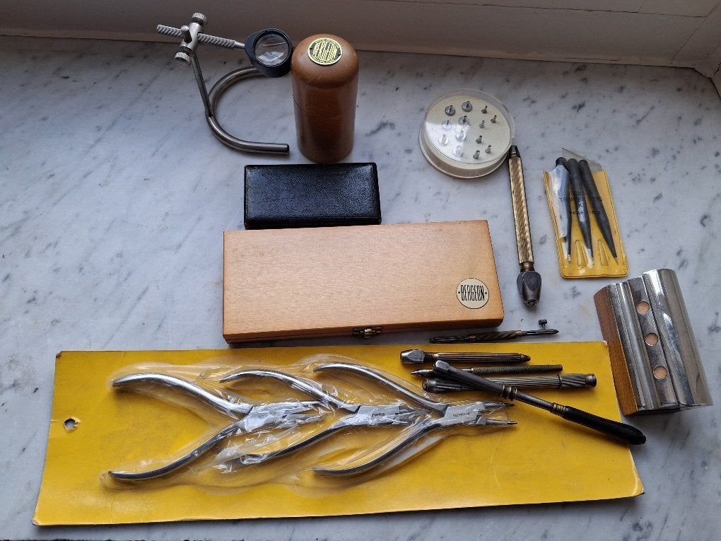 Lot d'outils d'horlogerie, Bijoux, Sacs & Beauté, Montres | Anciennes | Antiquités, Envoi