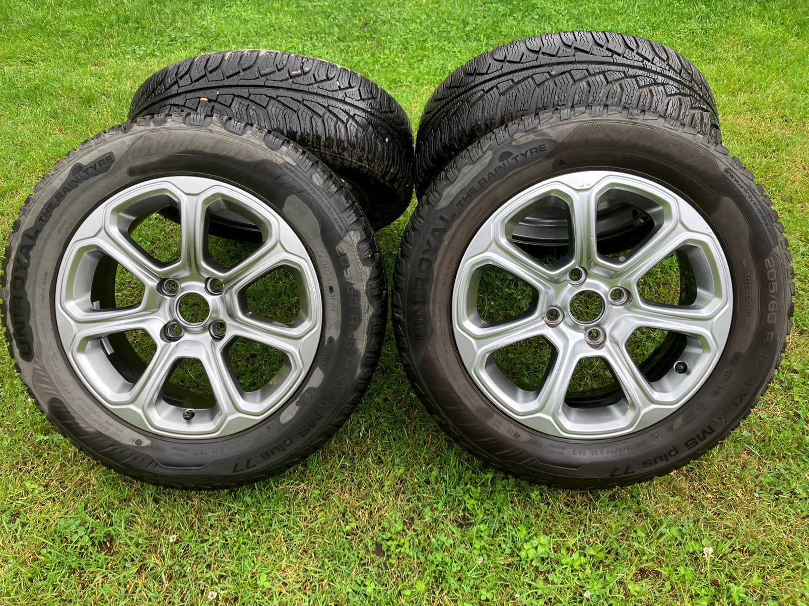 Winterset ford ecosport, Autos : Pièces & Accessoires, Pneus & Jantes, Pneus hiver, 16 pouces, Véhicule de tourisme, 205 mm