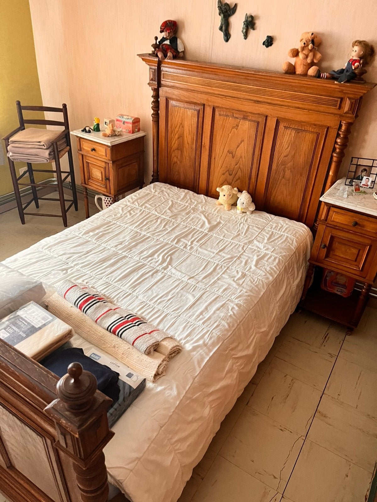 Chambre entièrement ancienne — bois massif et marbre, Enlèvement, Queen size