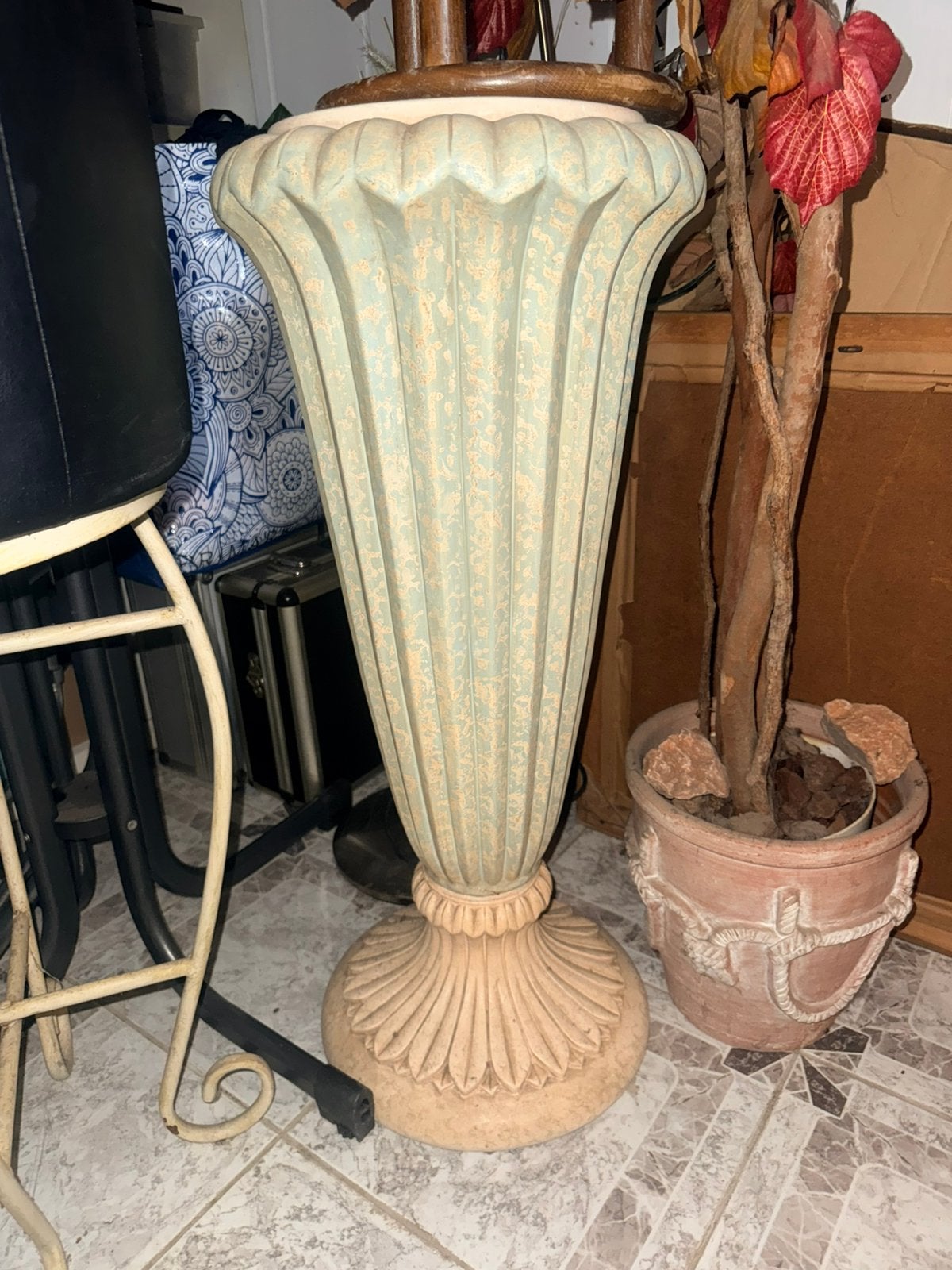 Beige decoratieve zuil in Romeinse stijl, Ophalen, Gebruikt