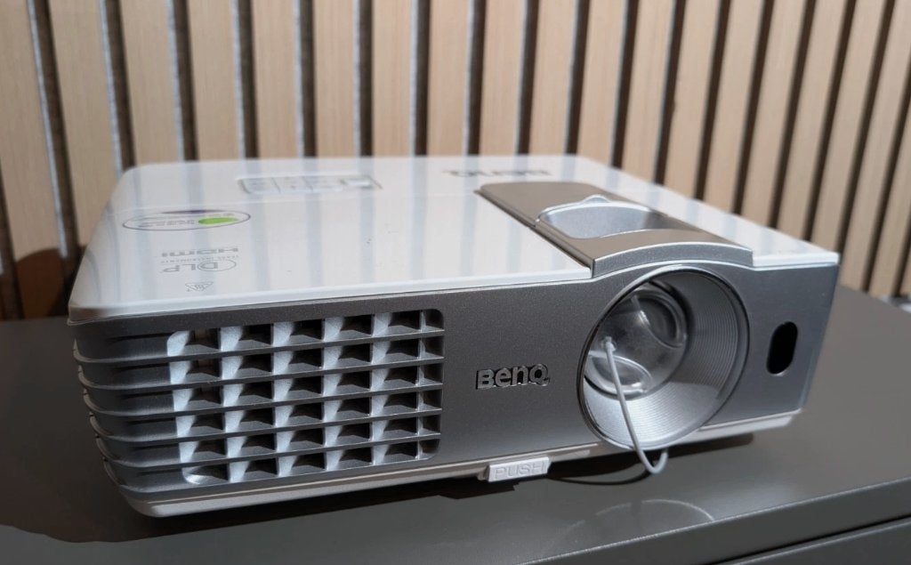 Projecteur home cinéma DLP Full  1080p BenQ W1070 d'occasion, Enlèvement ou Envoi, BenQ, Utilisé, DLP