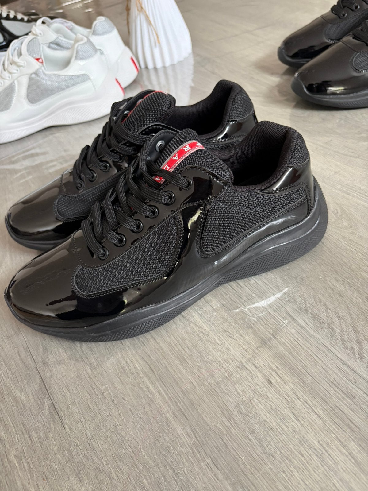 Prada sneakers - Zwart - 44- NIEUW, Zwart, Nieuw, Ophalen of Verzenden, Sneakers
