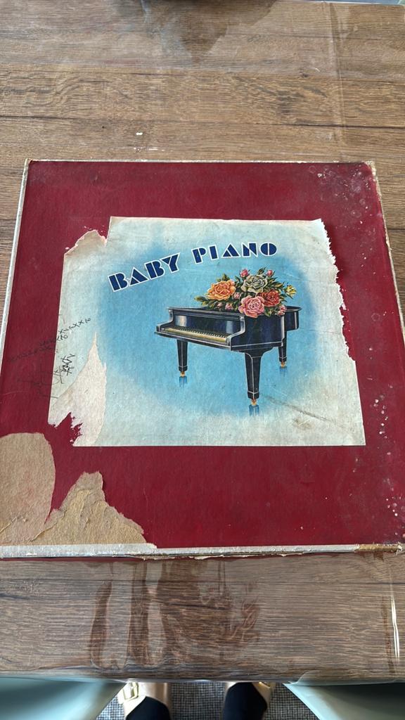 Baby Piano van de jaren 60, Ophalen, Audio en Video