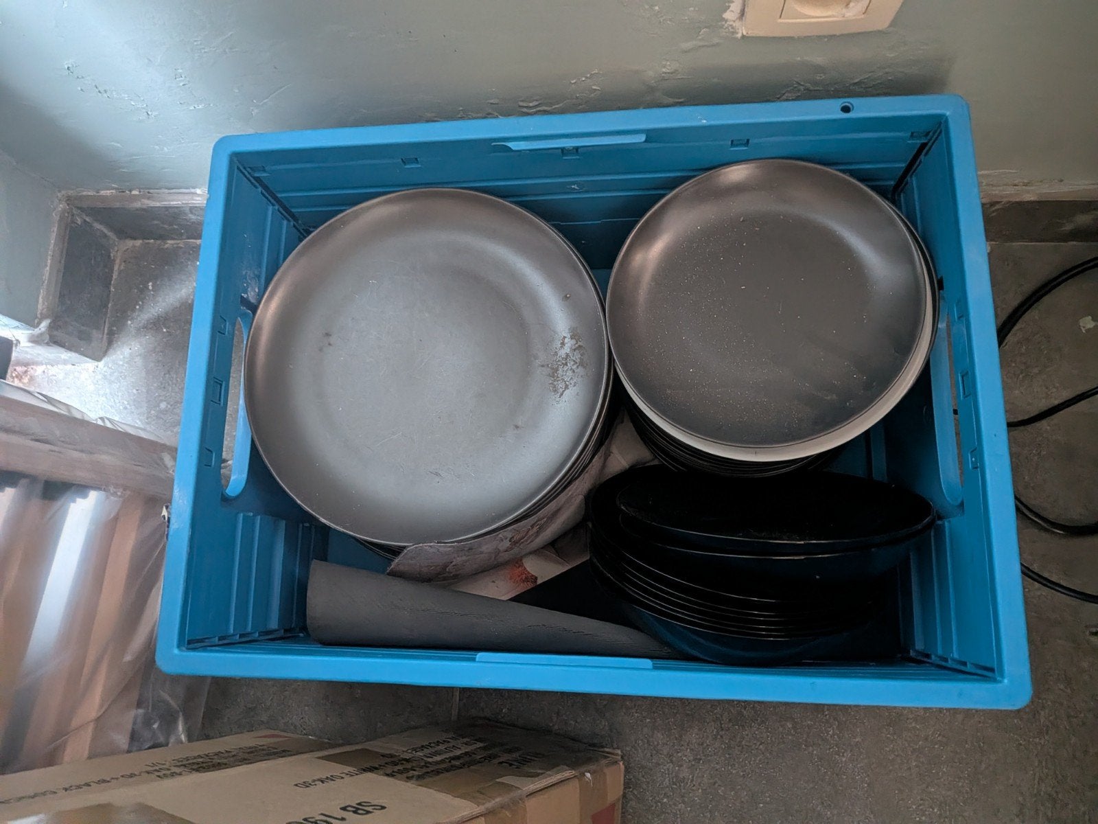 servies set bruin/zwart niet compleet, Ophalen, Gebruikt, Keramiek, Bord(en)
