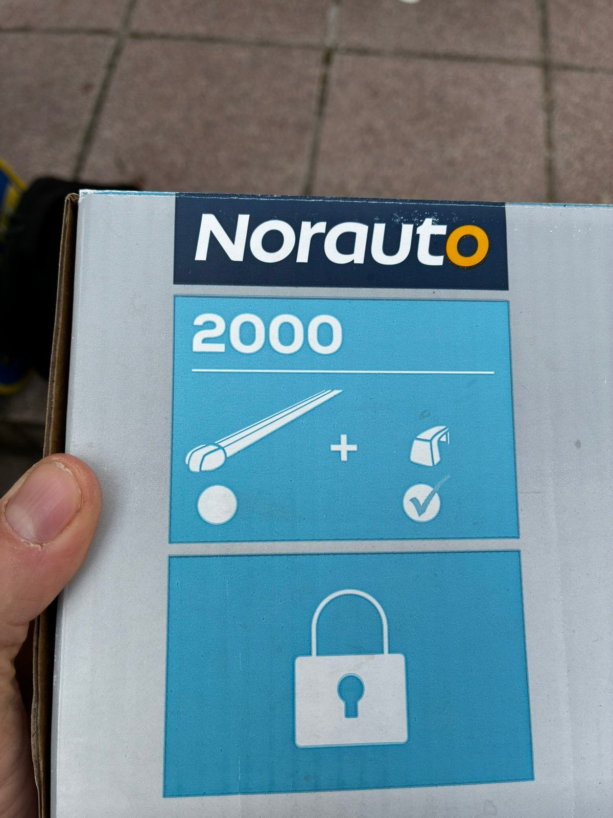 Norauto dakbeugel + bevestiging model 2000, Ophalen, Zo goed als nieuw