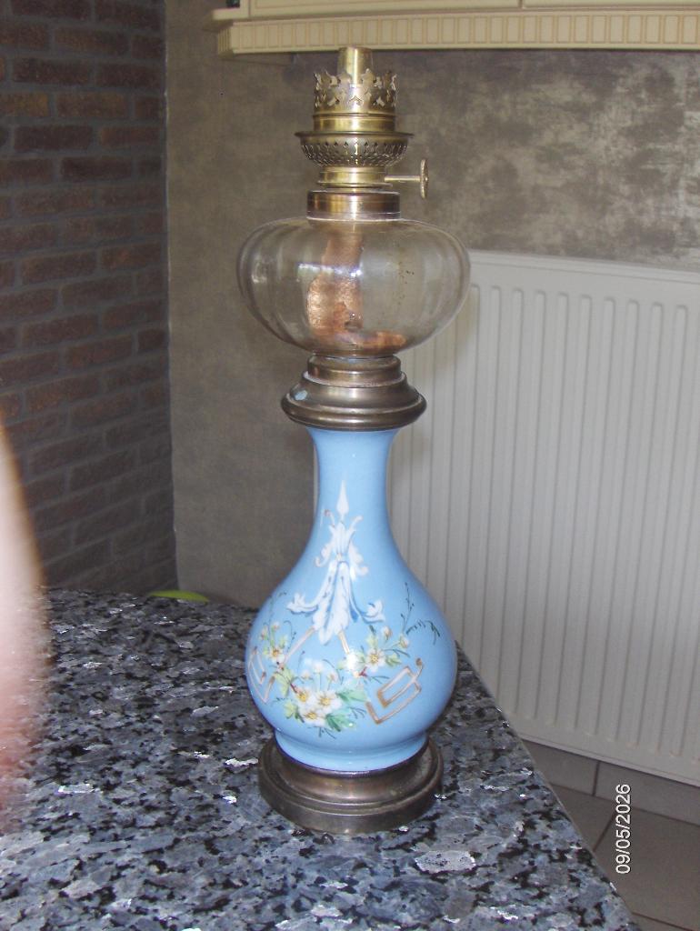 Lampe à pétrole à décor floral, Enlèvement ou Envoi