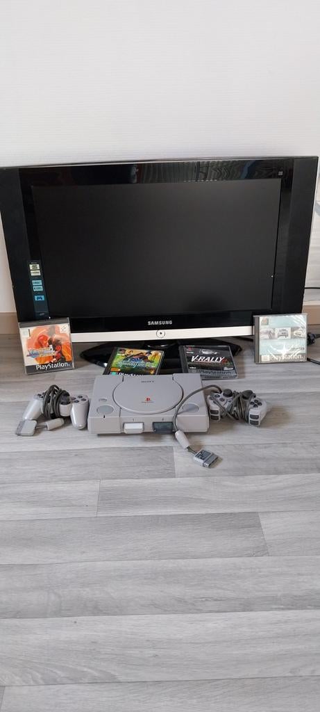 Playstation vintage complet.