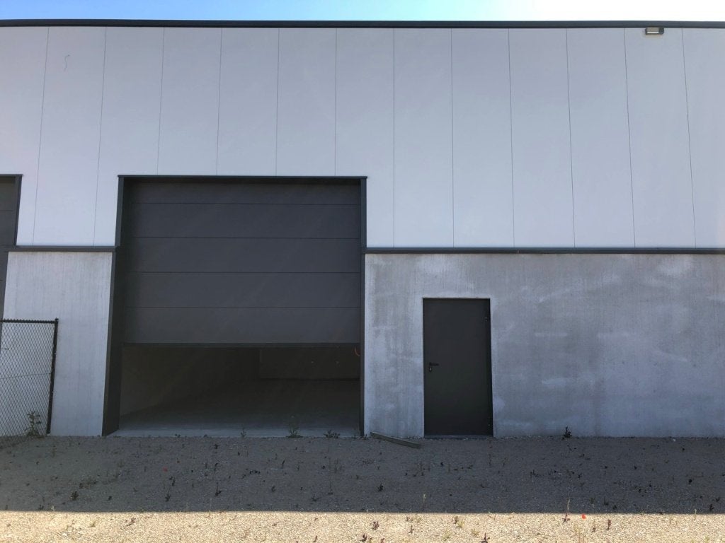 KMO-UNIT 384m2 (met buiten terrein), 384 m², Huur, Bedrijfsruimte