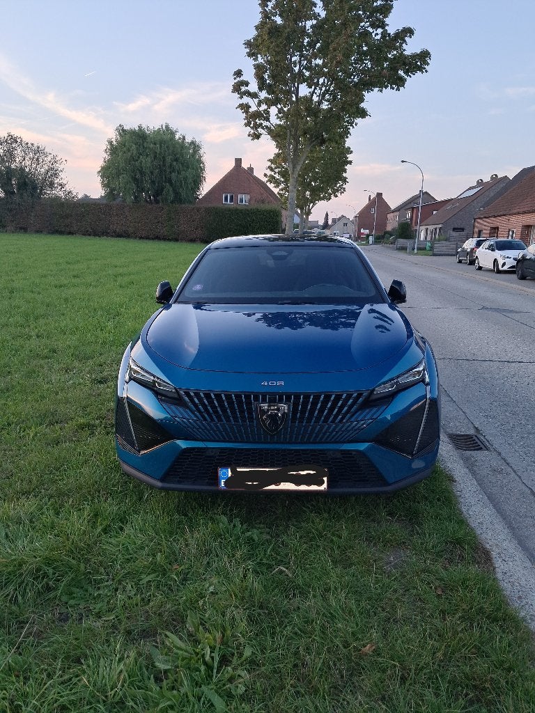 Goed onderhouden jonge Peugeot 408, 40300 km met Carpass., Auto's, Automaat, 1199 cc, Blauw, 96 kW
