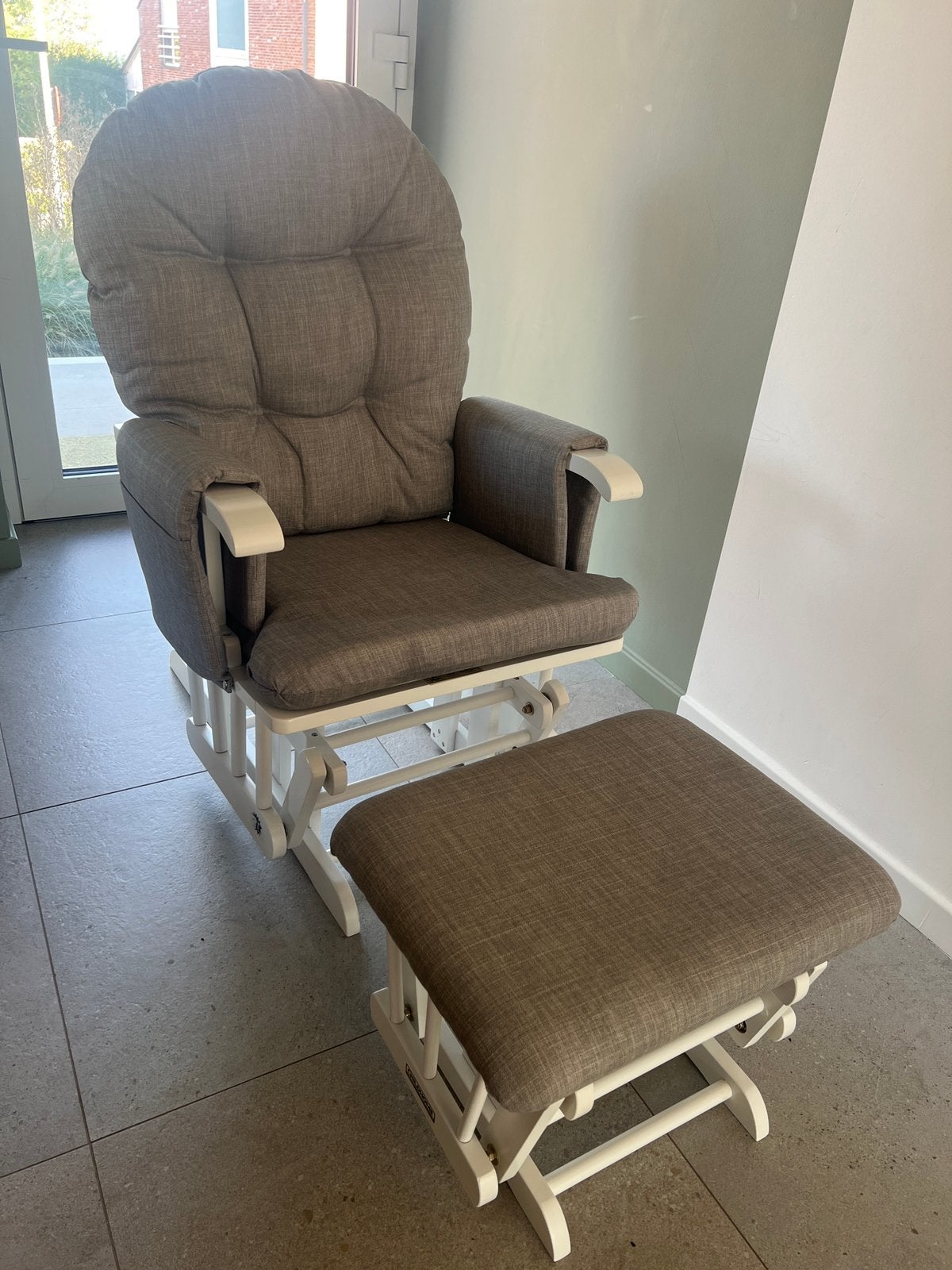 GLIDING CHAIR SCHOMMELSTOEL MET VOETSTEUN - CHILDHOME, Ophalen, Zo goed als nieuw