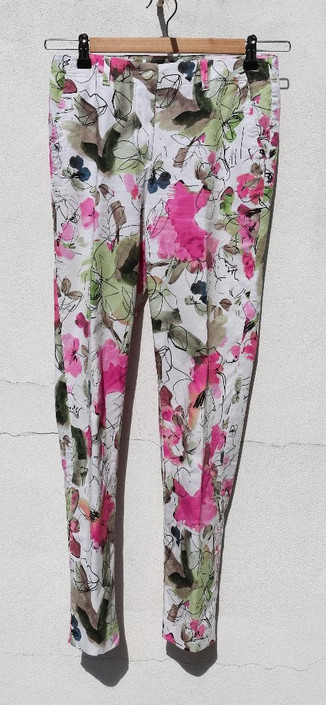 Mooie bloemenbroek Madeleine T36, Kleding | Dames, Broeken en Pantalons, Meerkleurig, Ophalen of Verzenden, Zo goed als nieuw