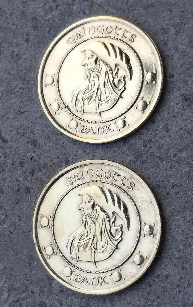 2 Harry Potter Gringotts Bank Unum Galleon Coins (2002), Verzamelen, Ophalen of Verzenden, Nieuw